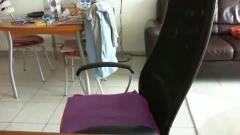 didonc from france..... online show from April 3, 9:11 pm