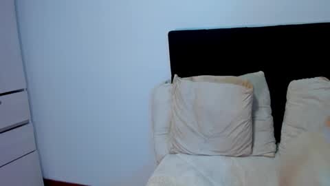 Snapshot of dilan_coy chatting on December 11, 5:47 pm Dilan Coy online show from December 11, 5:47 pm