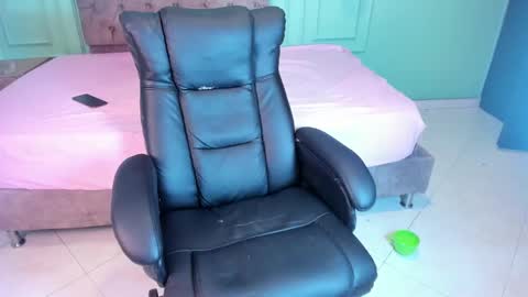 Dimanick online show from January 3, 9:04 am