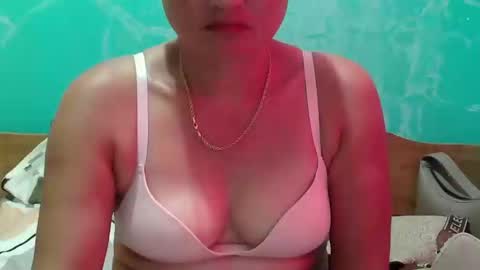 Snapshot of dimple_42 chatting on February 27, 3:40 am Dimple online show from February 27, 3:40 am