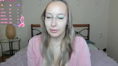 Snapshot of dina_sunshine chatting on October 17, 3:10 am Dina online show from October 17, 3:10 am