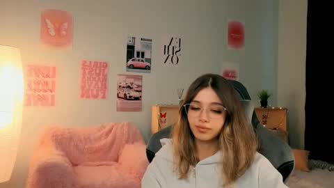 Sara Connor online show from March 1, 1:37 pm