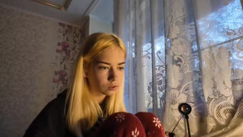 dinorahmroczkowski online show from October 7, 7:59 am