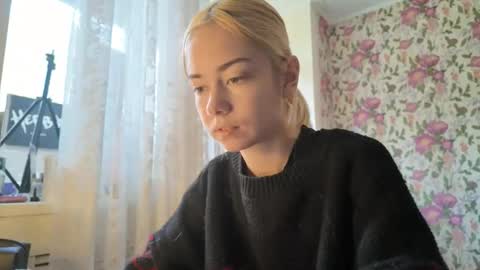 dinorahmroczkowski online show from October 3, 8:11 am