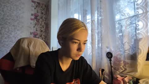 dinorahmroczkowski online show from October 16, 8:58 am