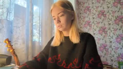 dinorahmroczkowski online show from September 25, 8:32 am