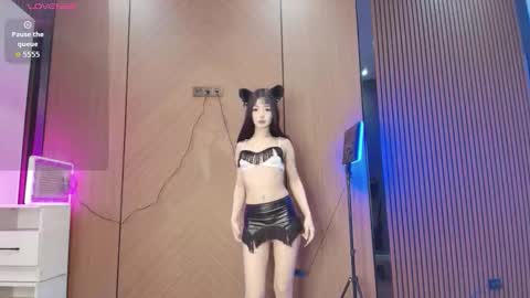 Reina online show from March 17, 2:11 pm