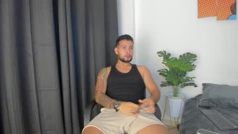 Snapshot of dionyxx chatting on October 7, 11:23 pm dionyxx online show from October 7, 11:23 pm