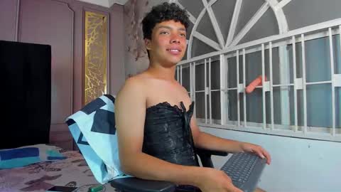 Snapshot of dirtymike69_ chatting on October 11, 3:11 am Mike online show from October 11, 3:11 am