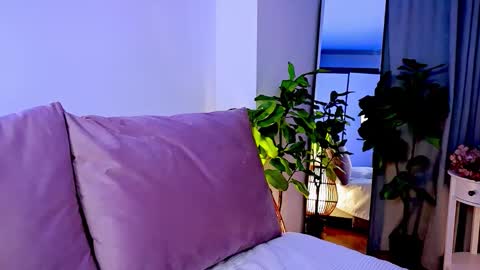 Tia online show from February 13, 7:06 pm