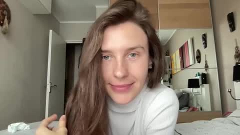 Snapshot of divine_beauty_girl chatting on January 28, 12:43 pm Valerie online show from January 28, 12:43 pm