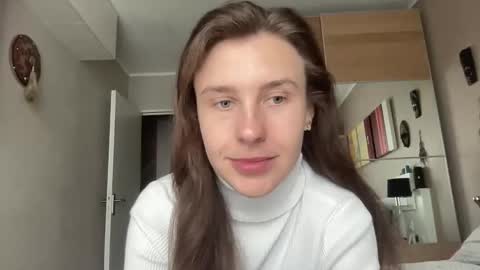 Snapshot of divine_beauty_girl chatting on January 28, 9:41 am Valerie online show from January 28, 9:41 am