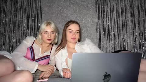 Snapshot of divine_hannah chatting on December 4, 12:13 am Hannah online show from December 4, 12:13 am