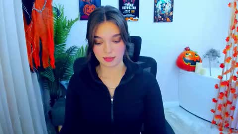 Hannah online show from October 28, 3:02 pm