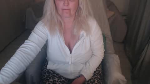 Alexxa online show from April 12, 10:58 pm