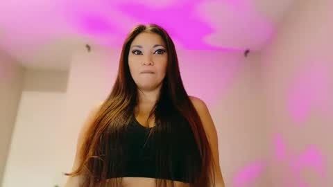 DivineLynn online show from February 12, 3:04 pm