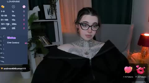 dixipixi_ online show from March 6, 5:50 am