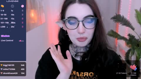 Snapshot of dixipixi_ chatting on January 24, 11:48 am dixipixi_ online show from January 24, 11:48 am