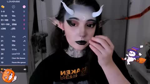 dixipixi_ online show from October 26, 7:20 am