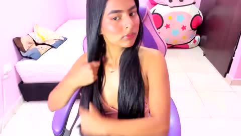 Snapshot of doll___squirt chatting on September 16, 1:02 pm doll___squirt online show from September 16, 1:02 pm