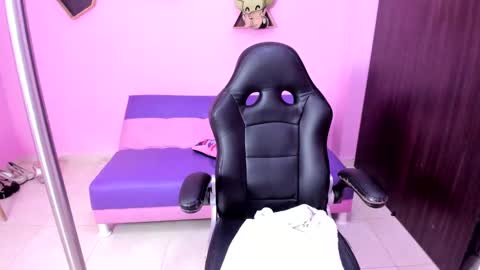 Snapshot of doll___squirt chatting on October 8, 8:26 pm doll___squirt online show from October 8, 8:26 pm