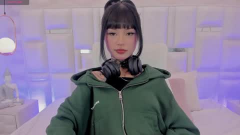 doll  bella online show from March 25, 1:18 pm