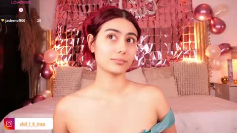 doll_kira_ online show from June 9, 2:50 pm