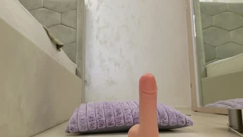 Snapshot of doll_lexi chatting on December 4, 2:20 pm Lexi online show from December 4, 2:20 pm