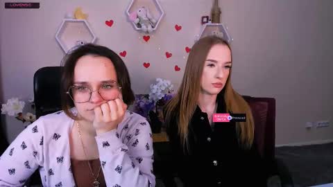 Snapshot of doll_vey chatting on March 1, 9:18 am doll_vey online show from March 1, 9:18 am