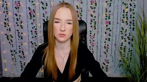 Snapshot of doll_vey chatting on March 7, 9:29 am doll_vey online show from March 7, 9:29 am