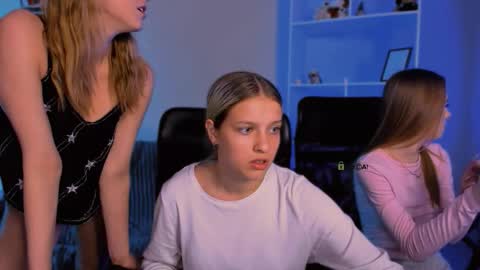 doll_vey online show from November 23, 9:24 pm