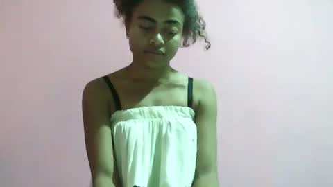 Snapshot of dollepoupee chatting on October 2, 10:25 am dollepoupee online show from October 2, 10:25 am
