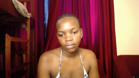 Snapshot of dollface_bella chatting on October 10, 9:04 am Bella online show from October 10, 9:04 am