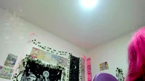 Snapshot of dolly_bones chatting on October 19, 3:00 am dolly_bones online show from October 19, 3:00 am