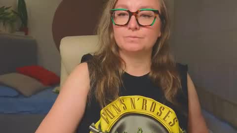 DOM MUMMY online show from May 24, 6:03 pm