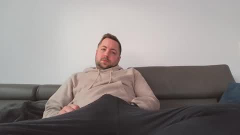 dombio_12 online show from April 24, 3:58 pm