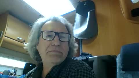 domiande online show from February 9, 9:46 am