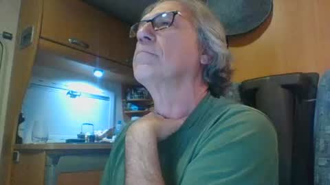 domiande online show from November 12, 9:06 pm