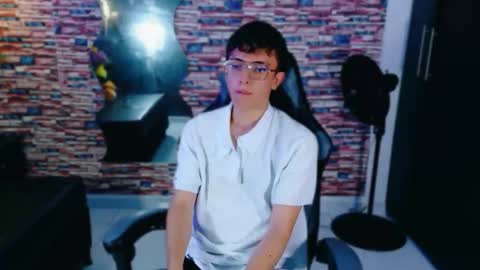 Snapshot of dominic_carminex chatting on October 11, 1:16 pm dominic_carminex online show from October 11, 1:16 pm