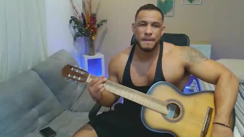 Snapshot of dominic_hulk1 chatting on October 3, 3:37 am dominic_hulk1 online show from October 3, 3:37 am
