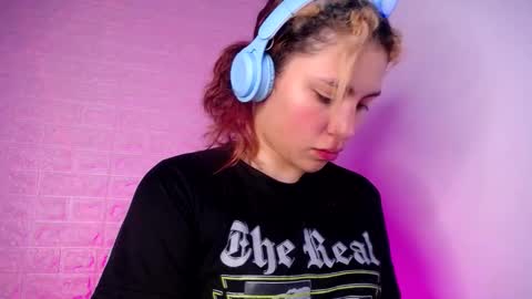   online show from February 25, 11:58 am