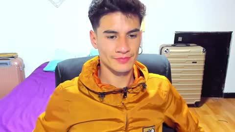 Snapshot of dominic_radccliffe chatting on October 7, 3:24 am Your real love online show from October 7, 3:24 am