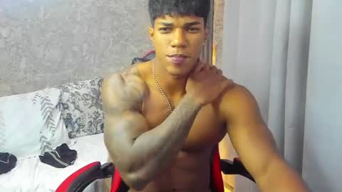 dominic_sg online show from June 14, 2:24 am