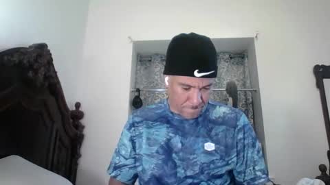 luis online show from May 18, 3:16 am