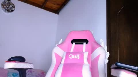   online show from April 20, 11:52 pm