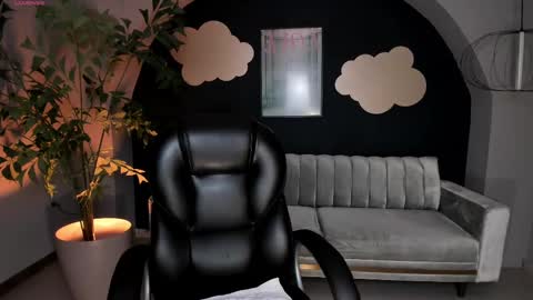 Dominique online show from February 26, 2:41 am