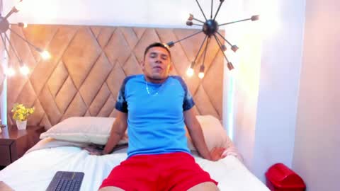 dominniick online show from May 14, 12:36 pm