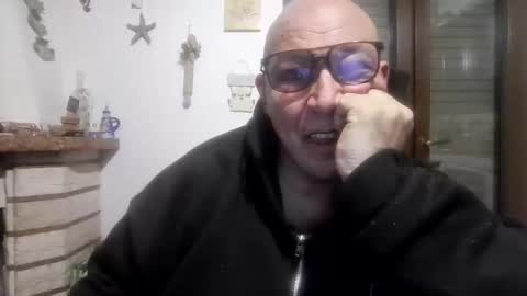 domynius10 online show from February 25, 2:04 am