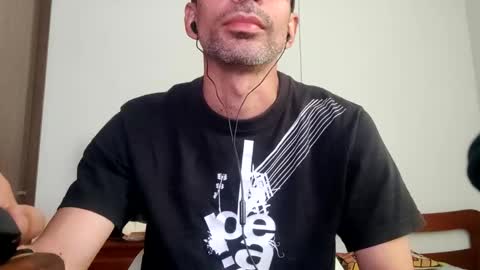 don__chi online show from December 8, 10:36 pm