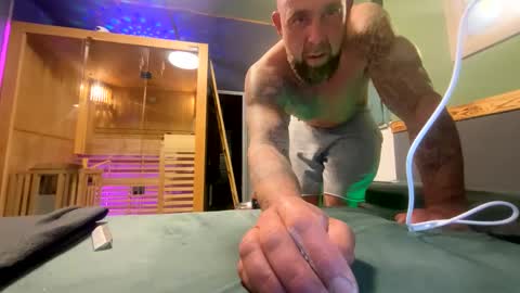 donbiggy950394 online show from April 26, 7:22 pm